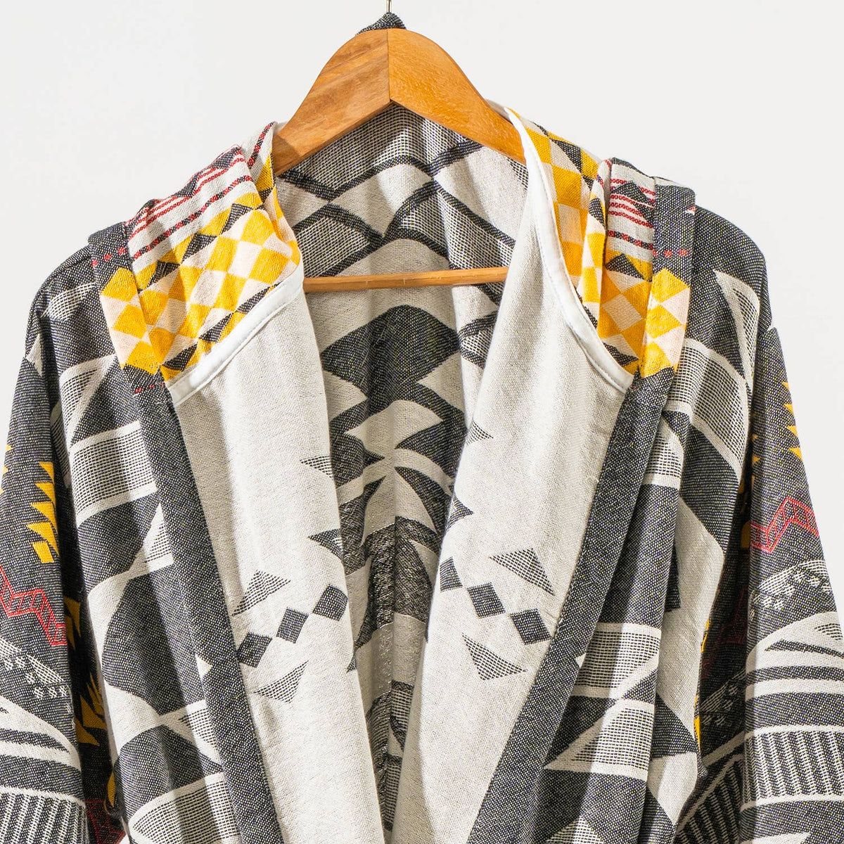 Tribal flat-woven Turkish bathrobe in black & white – kimono, pompom trim | Kikoya