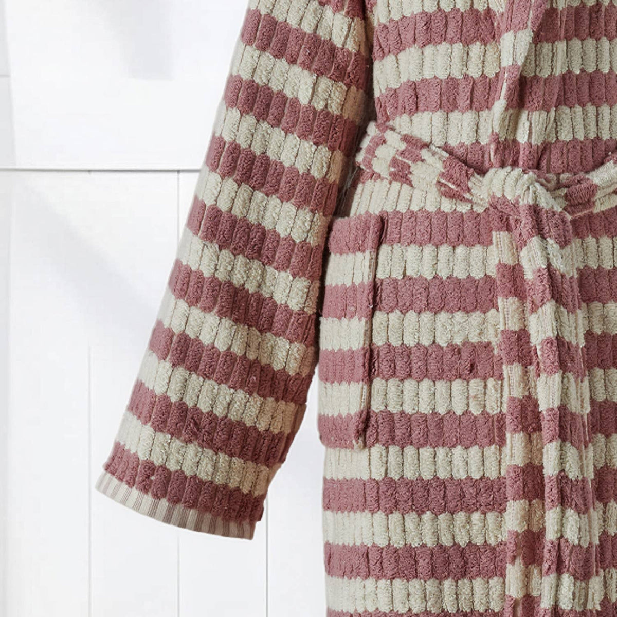 Pompom Turkish bathrobe – Lokum Rose, Shawl Collar, back view | Kikoya