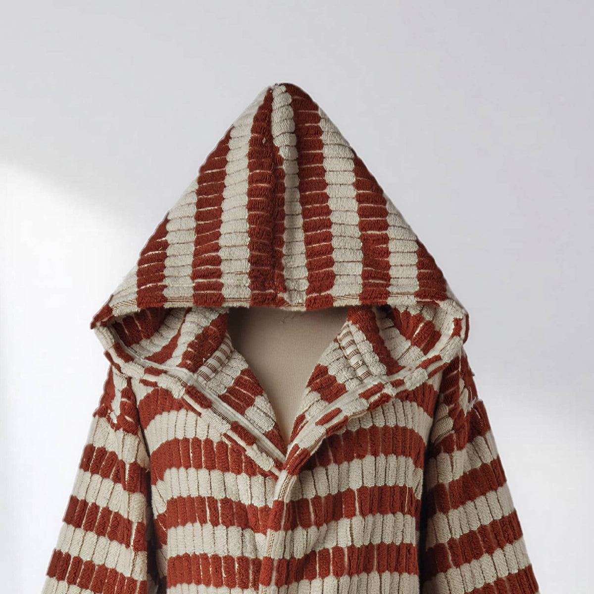 Pompom Turkish bathrobe – Lokum Clay, Hooded, hood detail | Kikoya