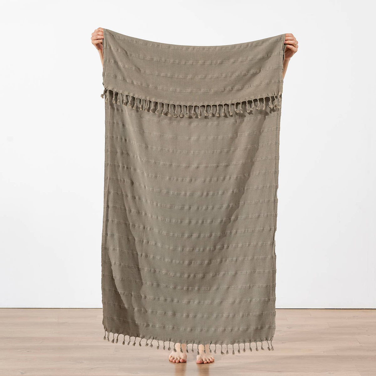 Stonewashed Turkish beach towel – Olive | Kikoya
