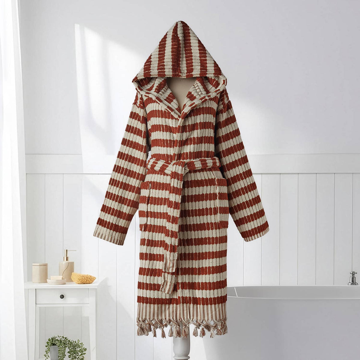 Pompom Turkish bathrobe – Lokum Clay, Hooded, full-length view | Kikoya