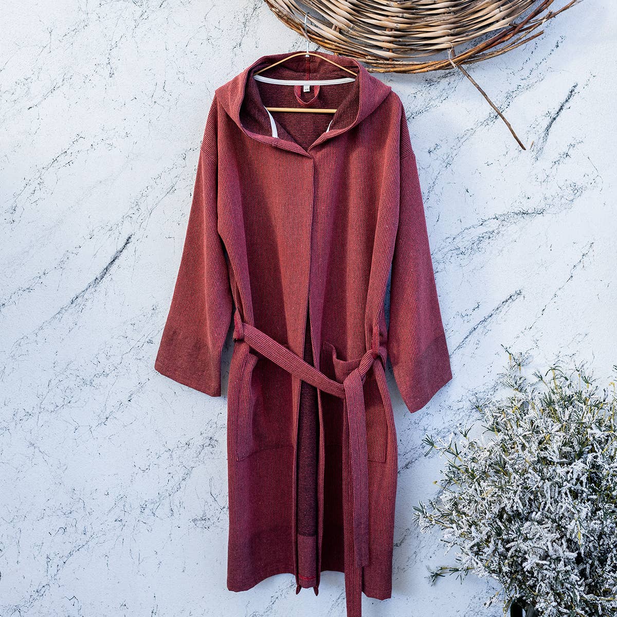 Stonewash waffle Turkish bathrobe, hooded and belted, in burgundy | Kikoya