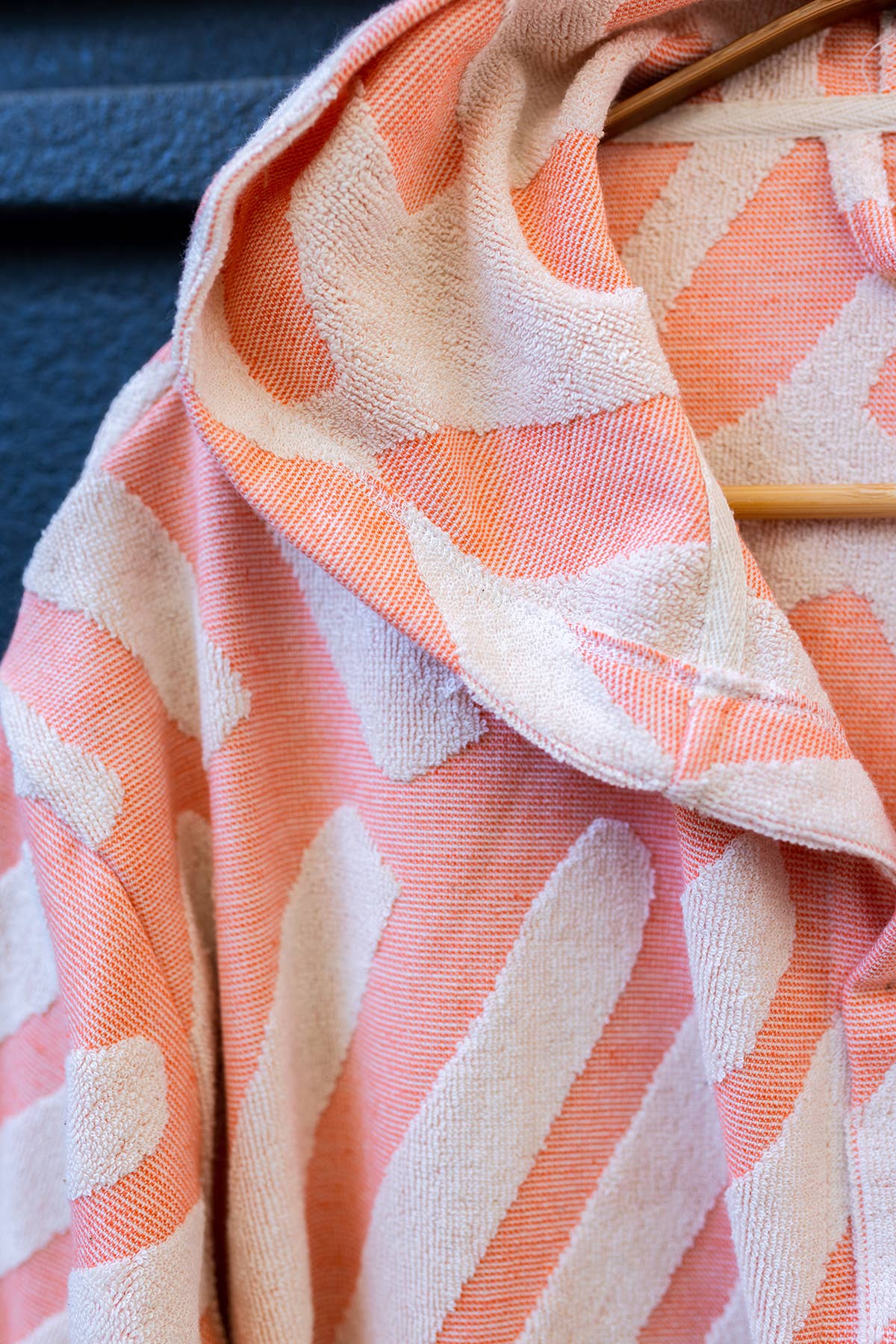 Fishbone raised terry Turkish bathrobe with a herringbone jacquard, hooded | Kikoya