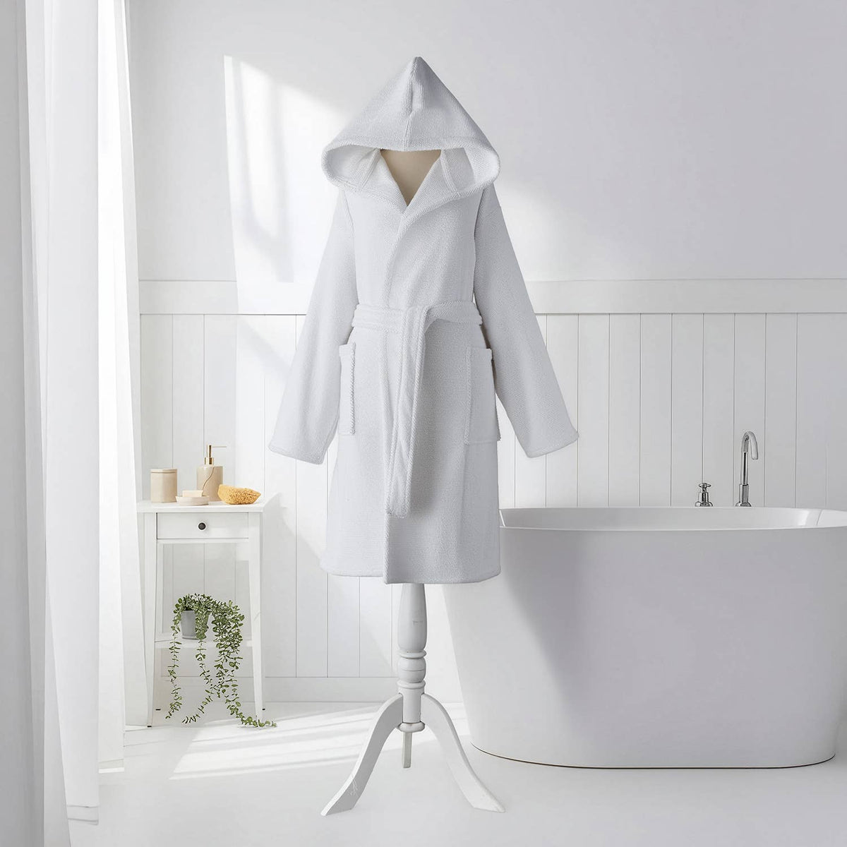 Pompom Turkish bathrobe – Pebble, Hooded, back view | Kikoya