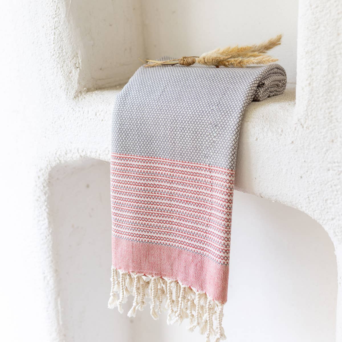 Imsa Turkish beach towel – Anthracite Red | Kikoya