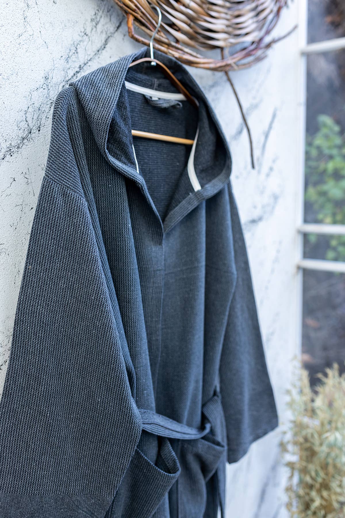 Stonewash waffle Turkish bathrobe, hooded and belted, in burgundy | Kikoya