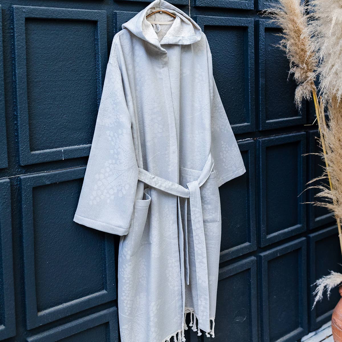 Leaves raised terry Turkish bathrobe, hooded, grey leaf jacquard | Kikoya