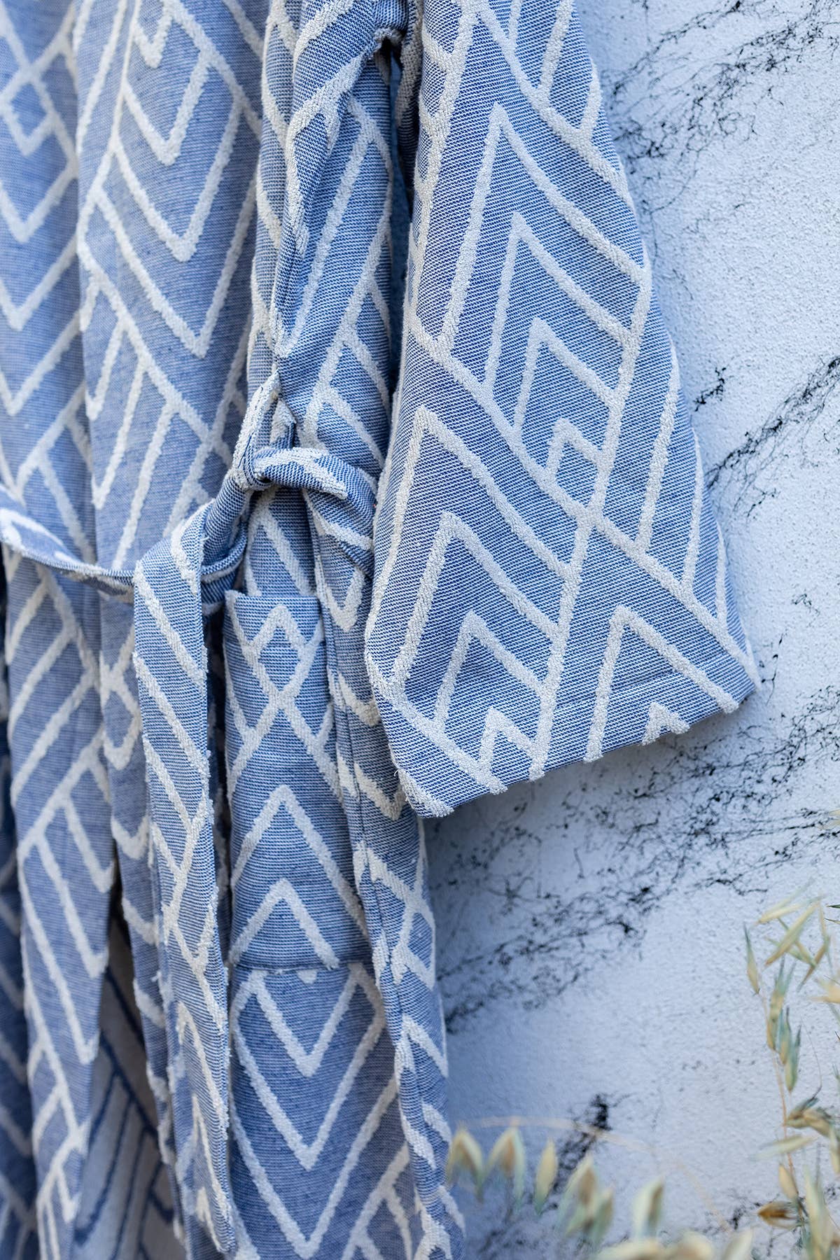 Cordoba raised terry Turkish bathrobe with a geometric jacquard, hooded | Kikoya