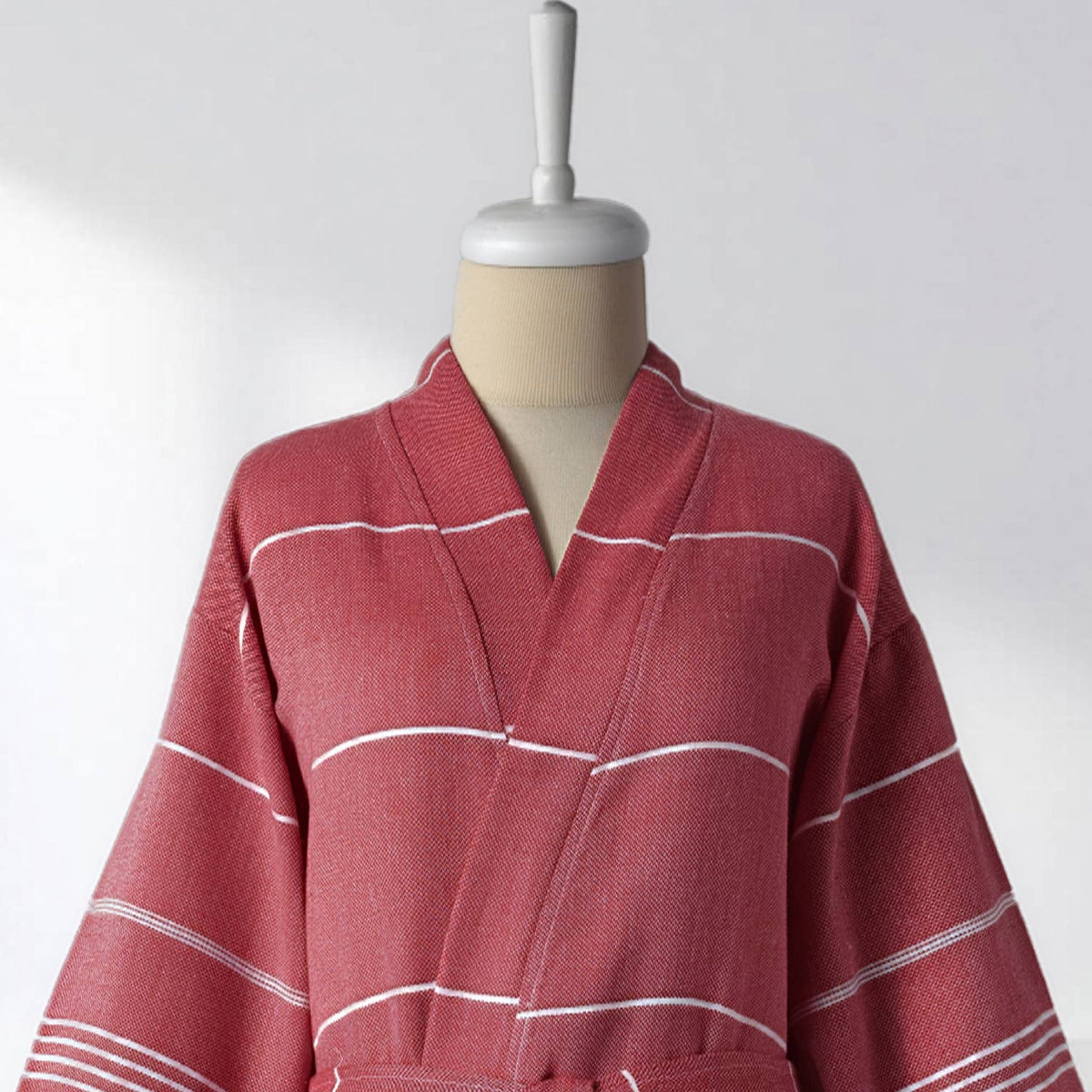 Sultan Turkish kimono bathrobe – Red, kimono collar detail | Kikoya