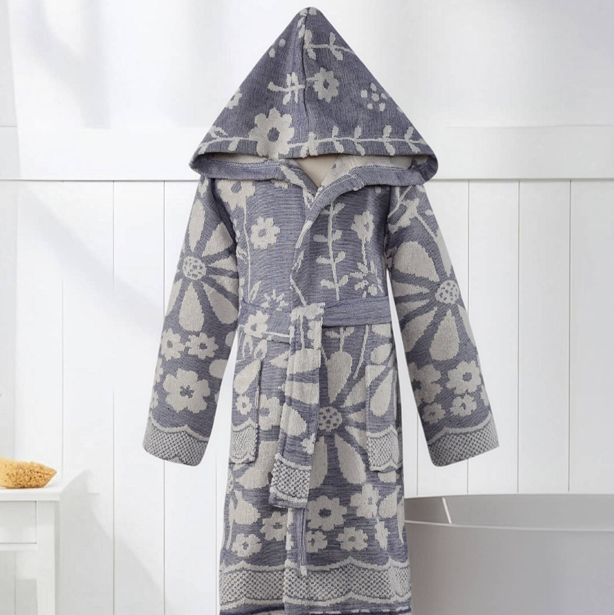 Daisy kids Turkish bathrobe – floral jacquard, hooded, ages 5-8 | Kikoya