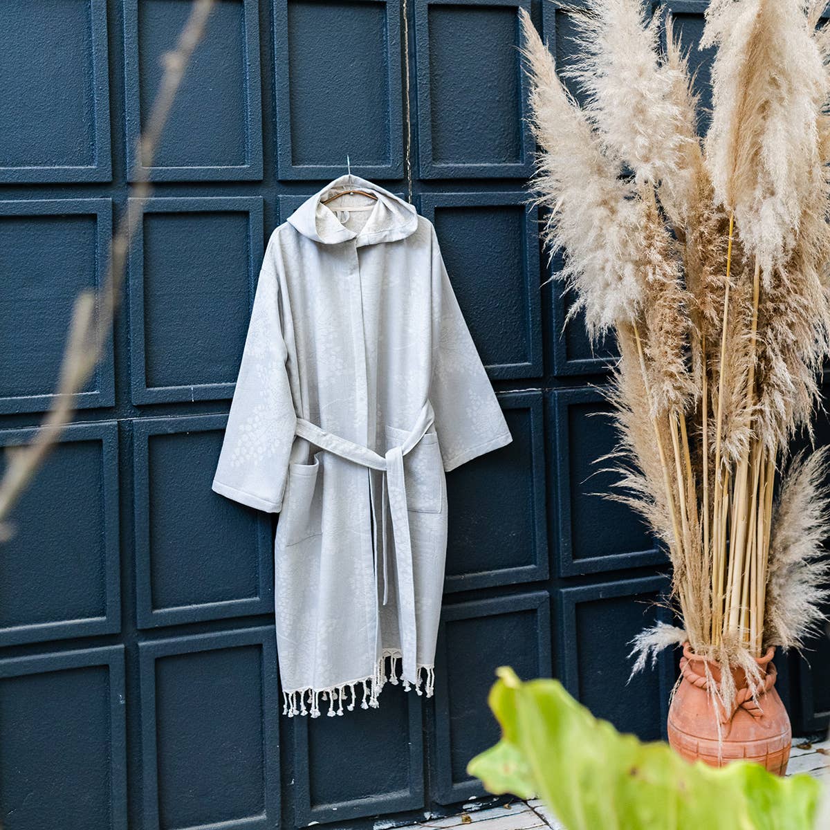 Leaves raised terry Turkish bathrobe, hooded, grey leaf jacquard | Kikoya