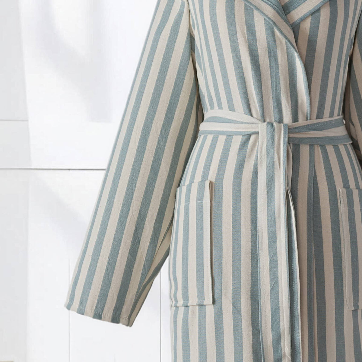 Stripe Turkish cotton bathrobe in sage green – hooded | Kikoya