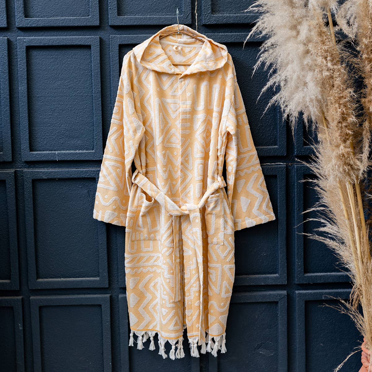 MixGeo raised terry Turkish bathrobe, hooded with a geometric jacquard | Kikoya
