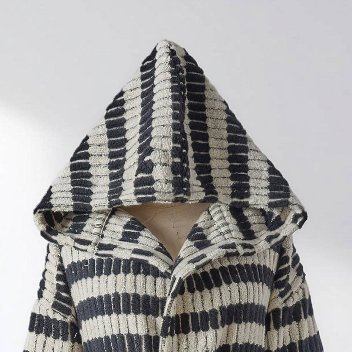 Pompom Turkish bathrobe – Lokum Black & White, Hooded, back view | Kikoya