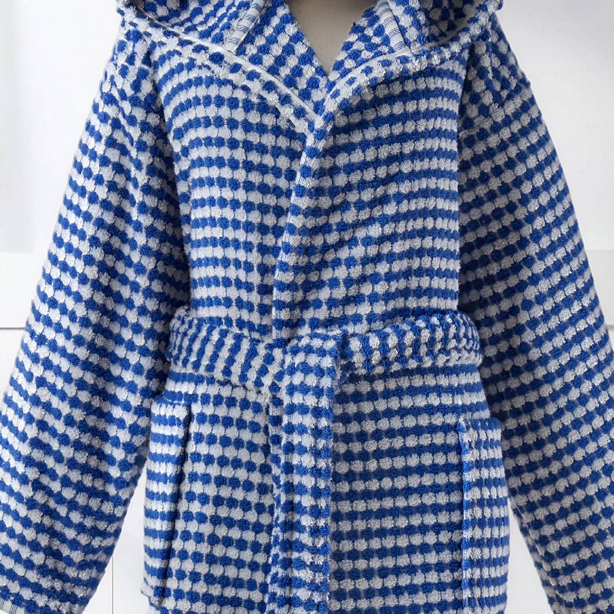 Pompom Turkish bathrobe – Blue, Hooded, texture detail | Kikoya