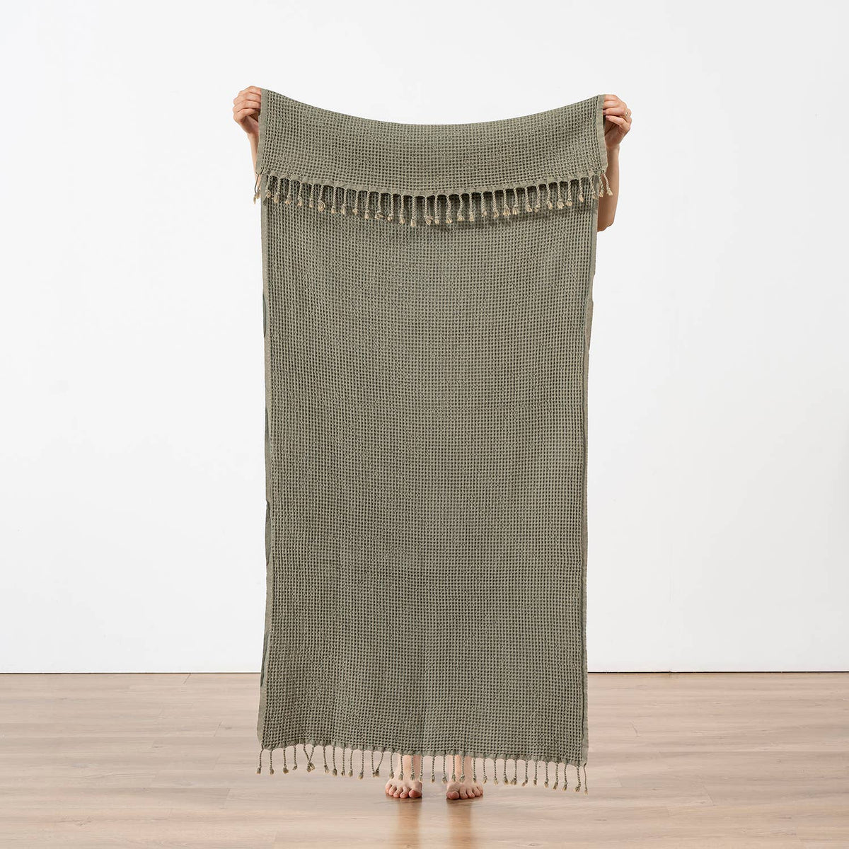 Waffle stonewashed Turkish beach towel – Khaki | Kikoya