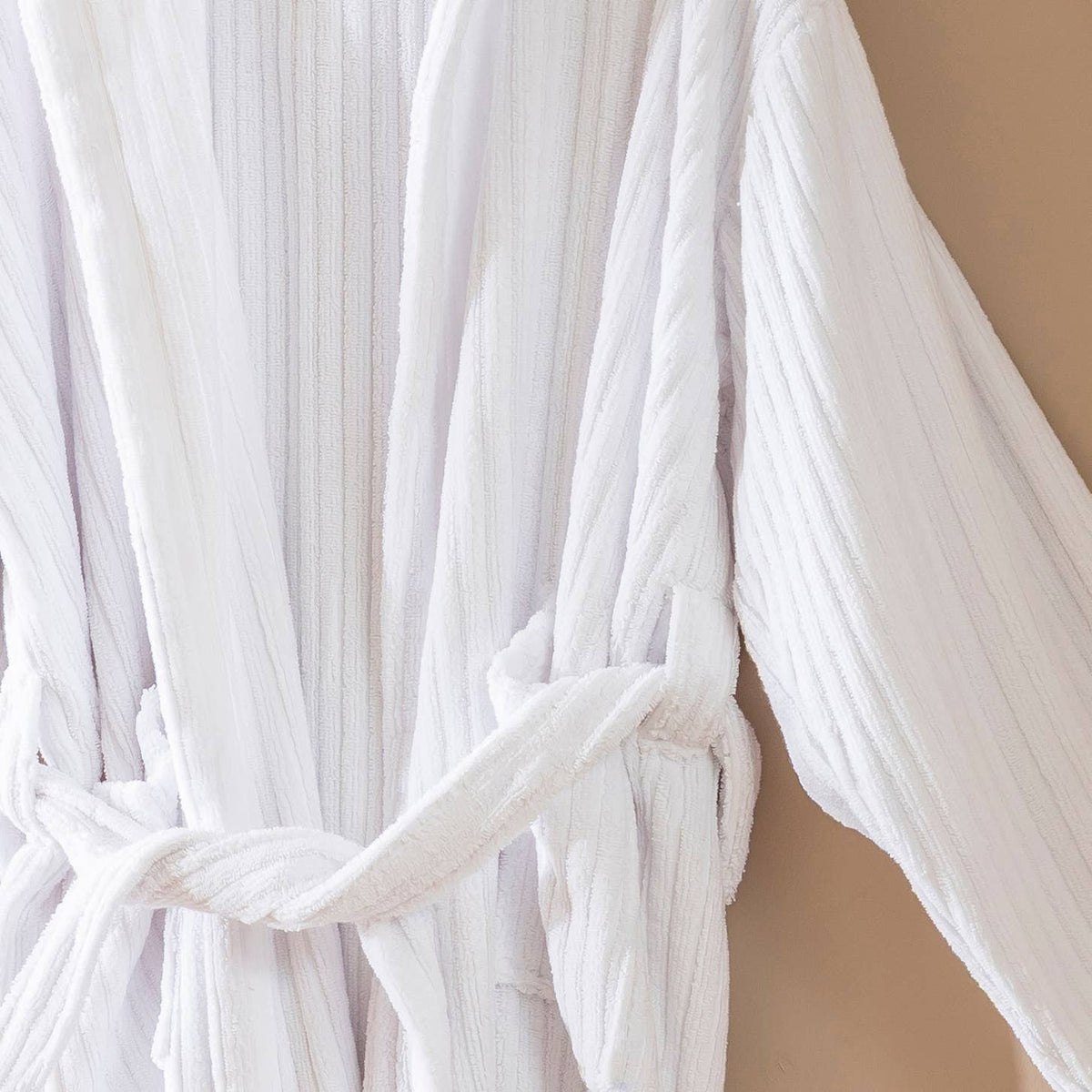 Pompom Turkish bathrobe – White, Hooded, back view | Kikoya