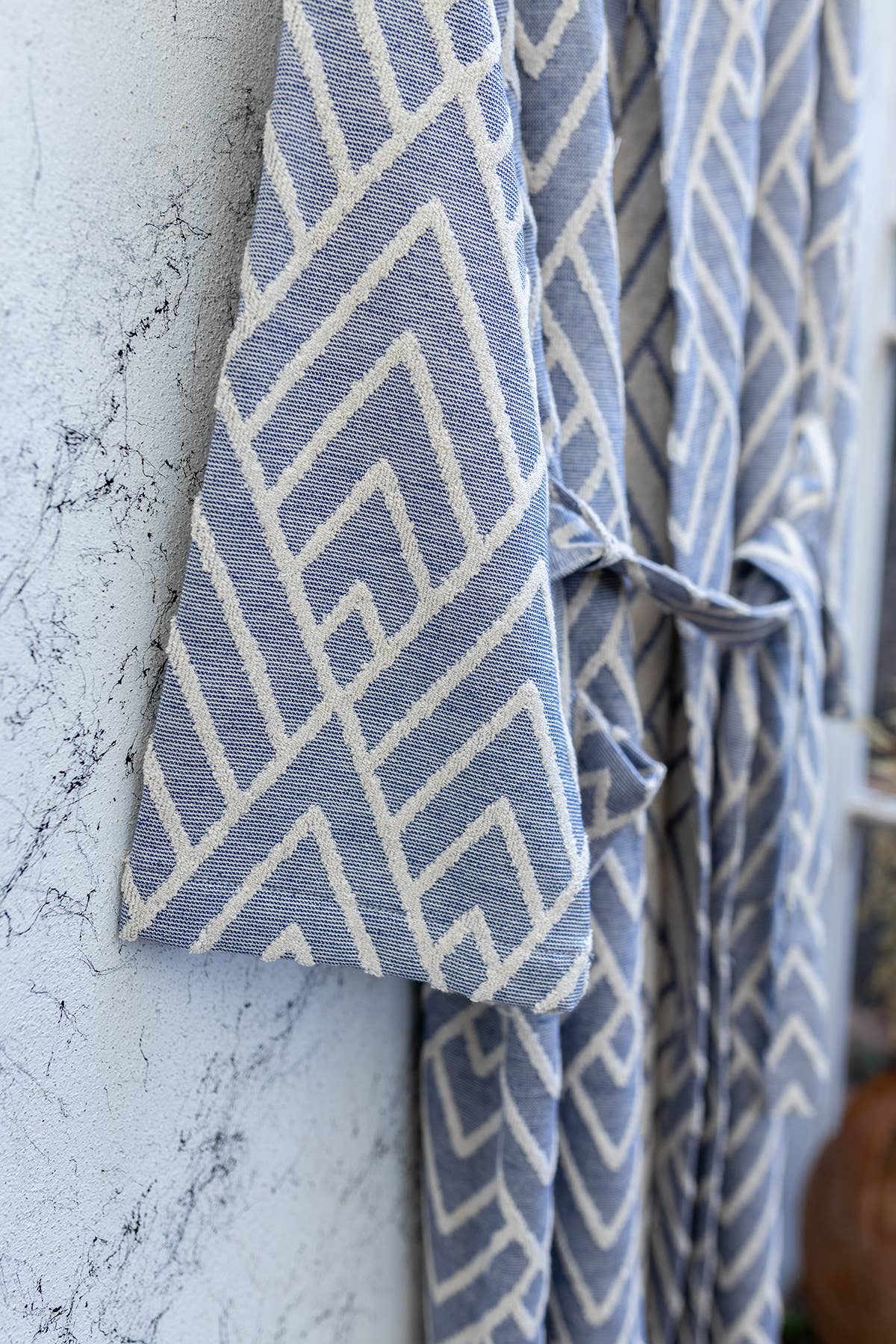 Cordoba raised terry Turkish bathrobe with a geometric jacquard, hooded | Kikoya