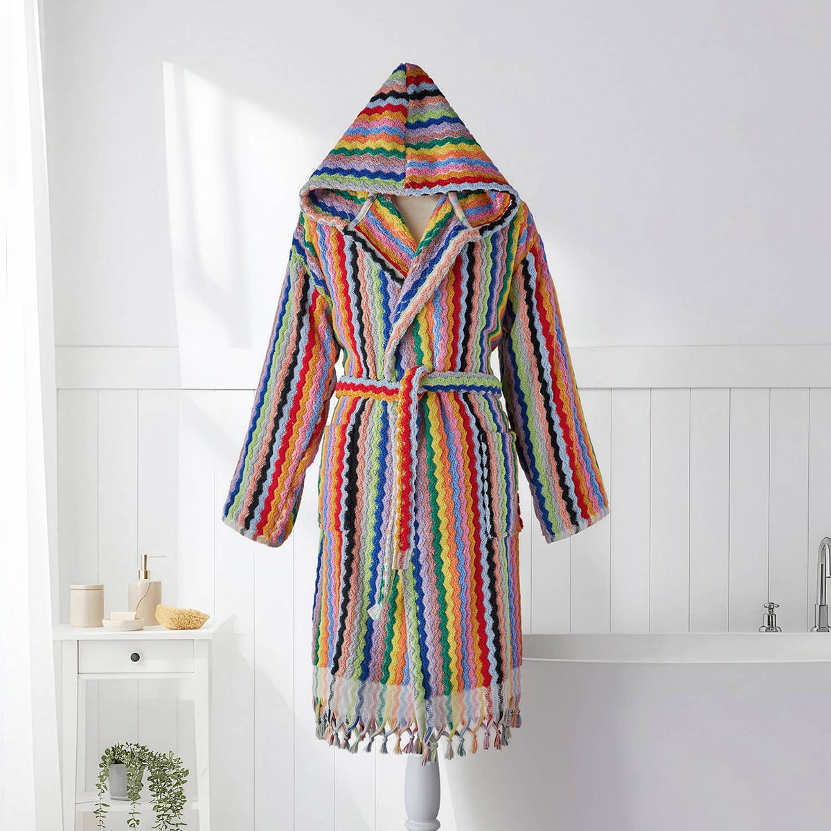 Pompom Turkish bathrobe – Zigzag Multicolor, Hooded, styled view | Kikoya