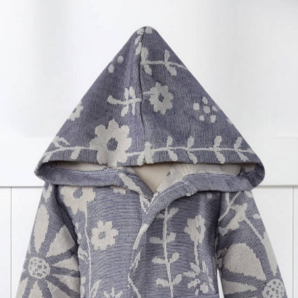 Daisy kids Turkish bathrobe – floral jacquard, hooded, ages 5-8 | Kikoya