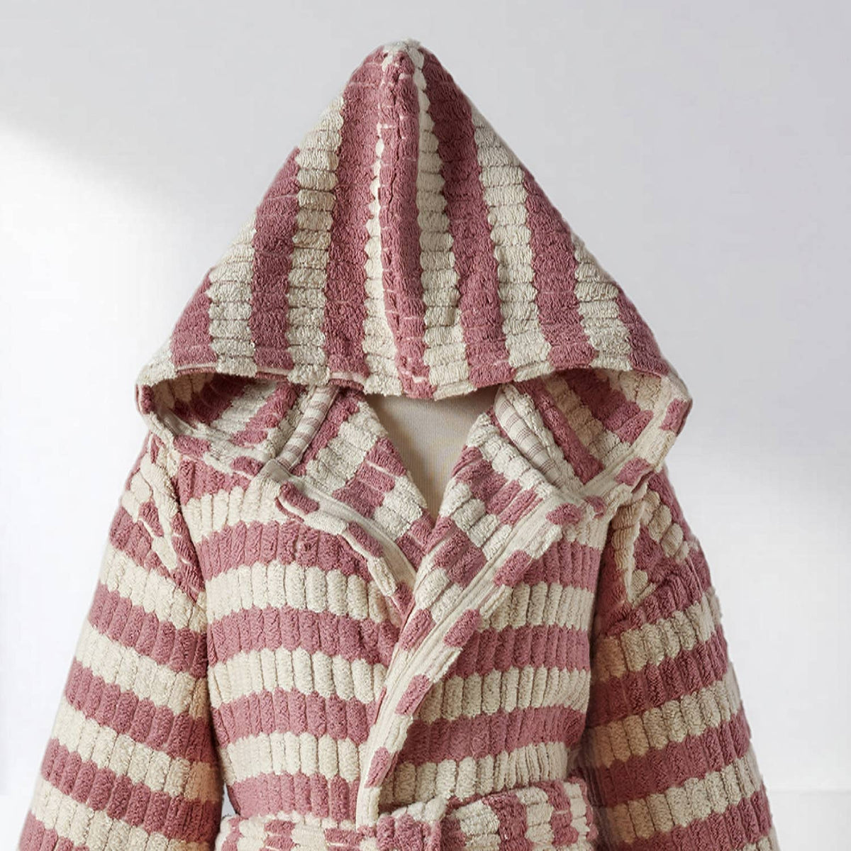 Pompom Turkish bathrobe – Lokum Rose, Hooded, back view | Kikoya