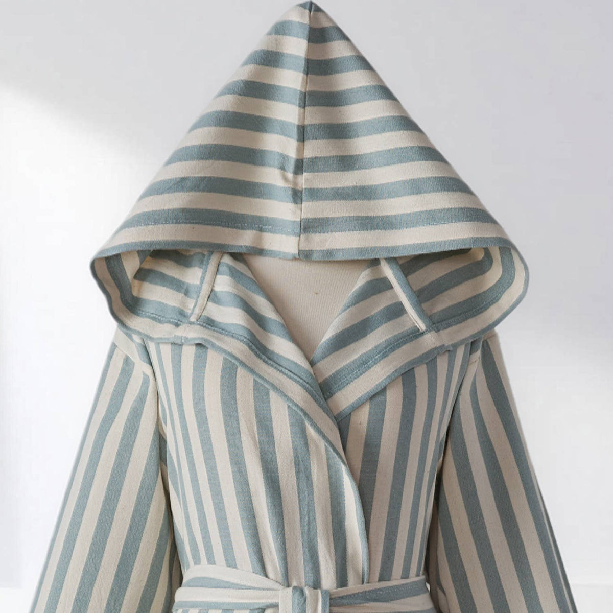 Stripe Turkish cotton bathrobe in sage green – hooded | Kikoya