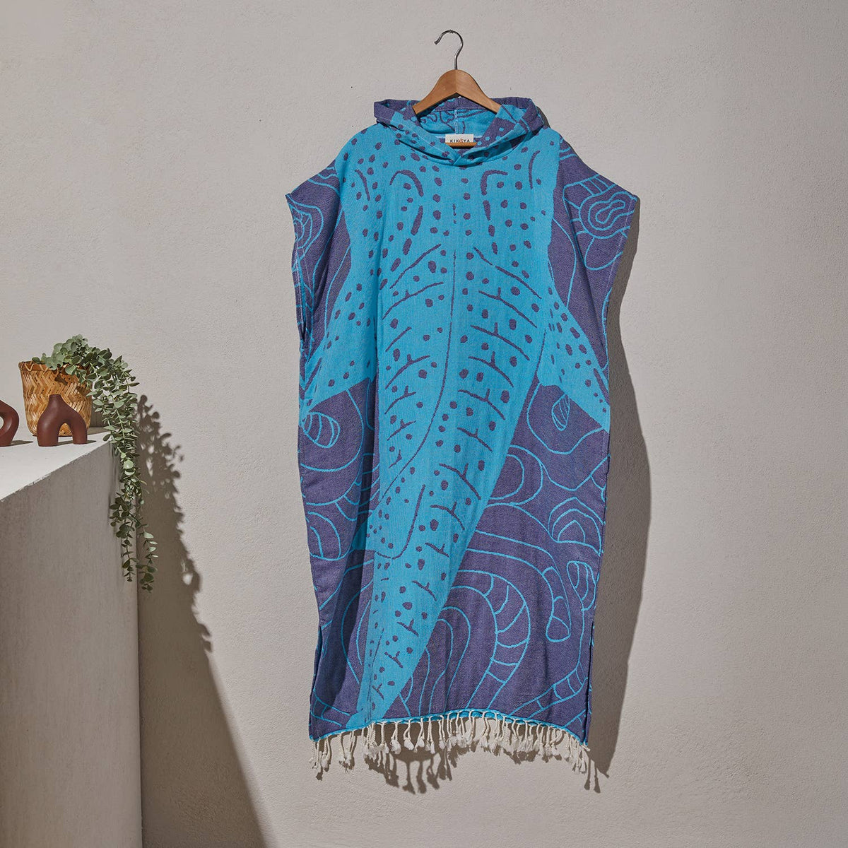 Whale Shark Adult Hooded Changing Poncho – Print, hood detail | Kikoya