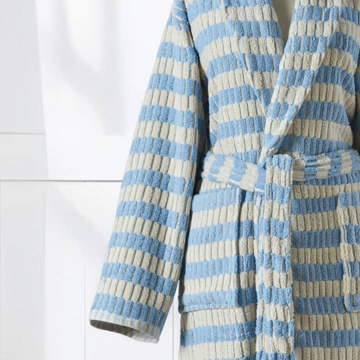 Pompom Turkish bathrobe – Lokum Baby Blue, Shawl Collar, back view | Kikoya