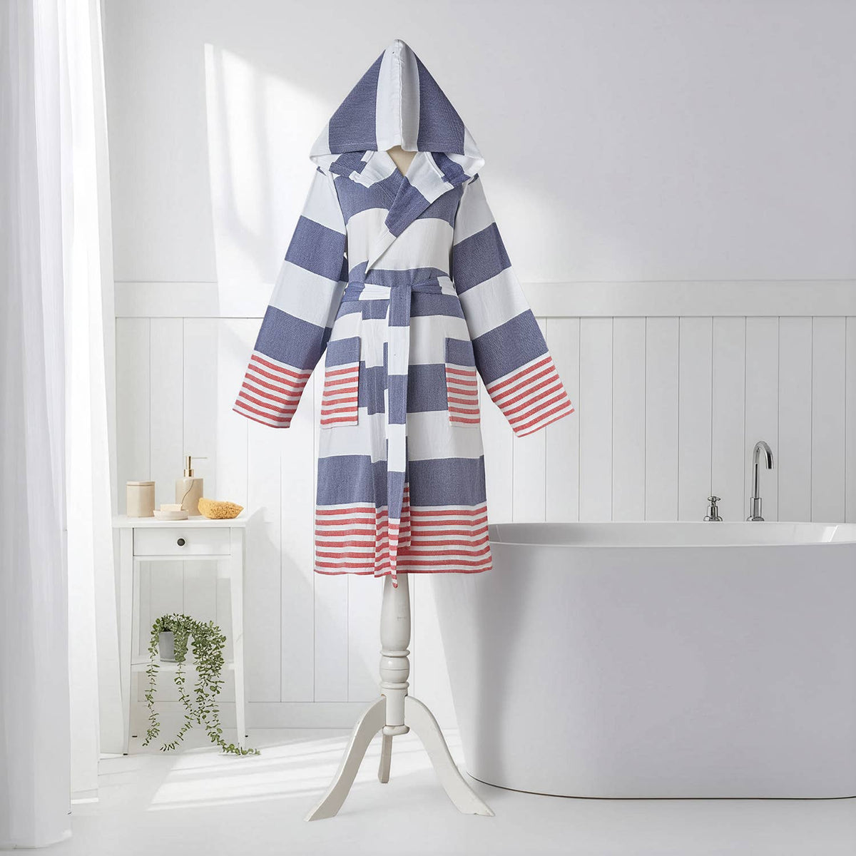 Mediterranean flat-woven Turkish hooded bathrobe – Navy & Red, full-length view | Kikoya