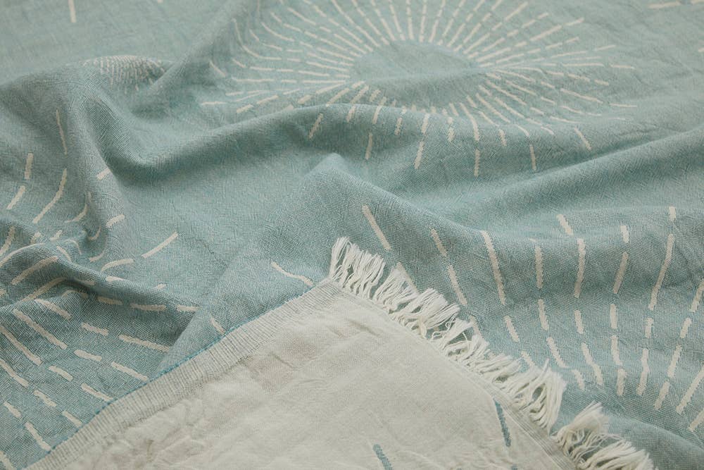 Sunburst print Turkish beach towel on natural cotton, 35x70 in, flat weave | Kikoya