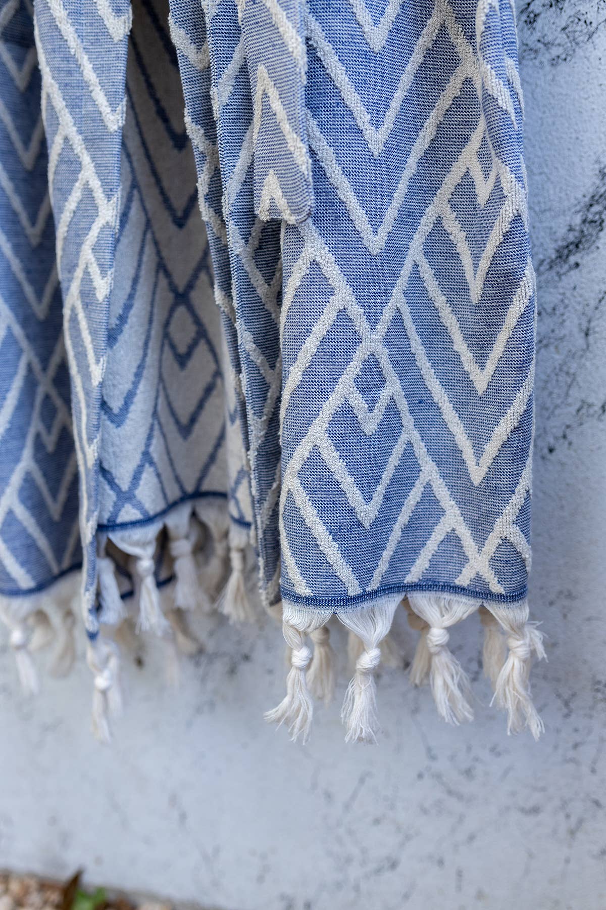 Cordoba raised terry Turkish bathrobe with a geometric jacquard, hooded | Kikoya