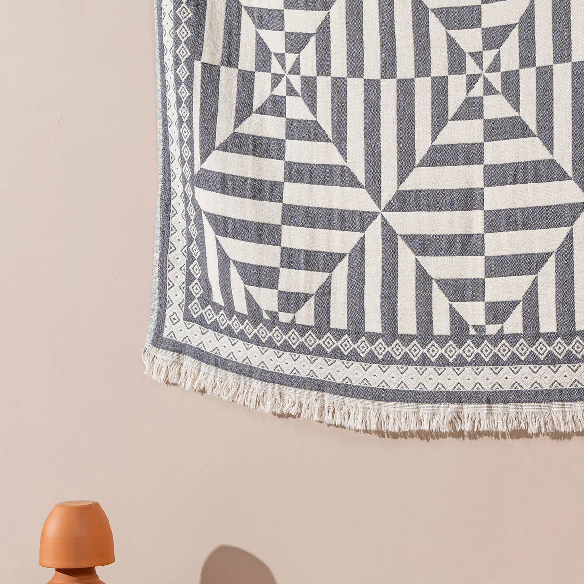 Geo Turkish cotton throw blanket – optic pinwheel, fringe detail | Kikoya