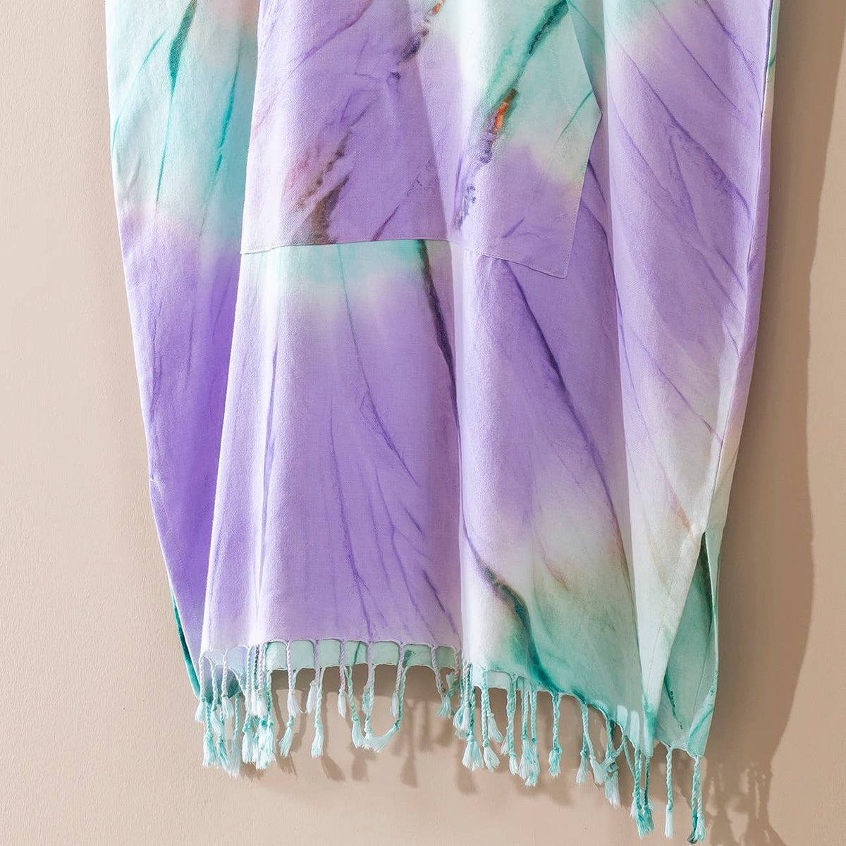 Spiral Adult Hooded Changing Poncho – Purple Tie-dye, detail | Kikoya
