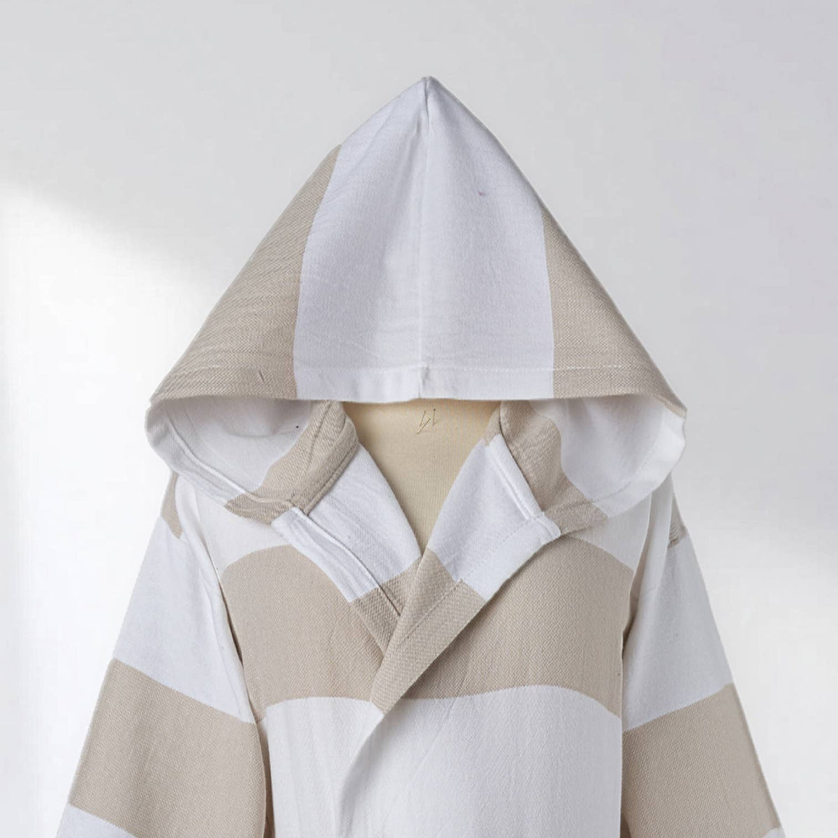 Mediterranean flat-woven Turkish hooded bathrobe – Beige & Blue, hood detail | Kikoya