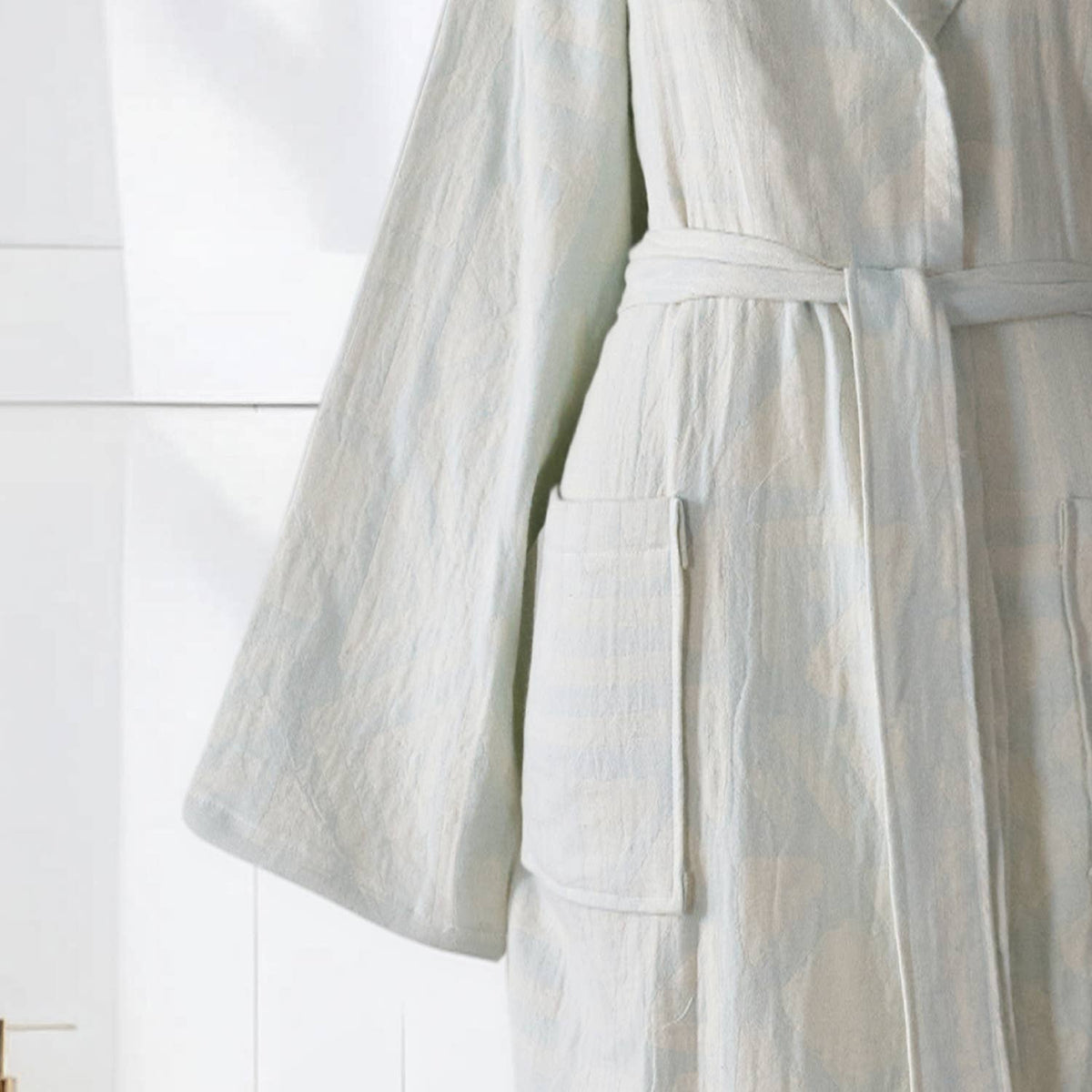 Jacquard Turkish cotton bathrobe in mint – hooded, belted | Kikoya