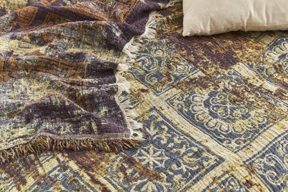 Rustic Turkish cotton muslin bedspread – vintage medallion, weave detail | Kikoya
