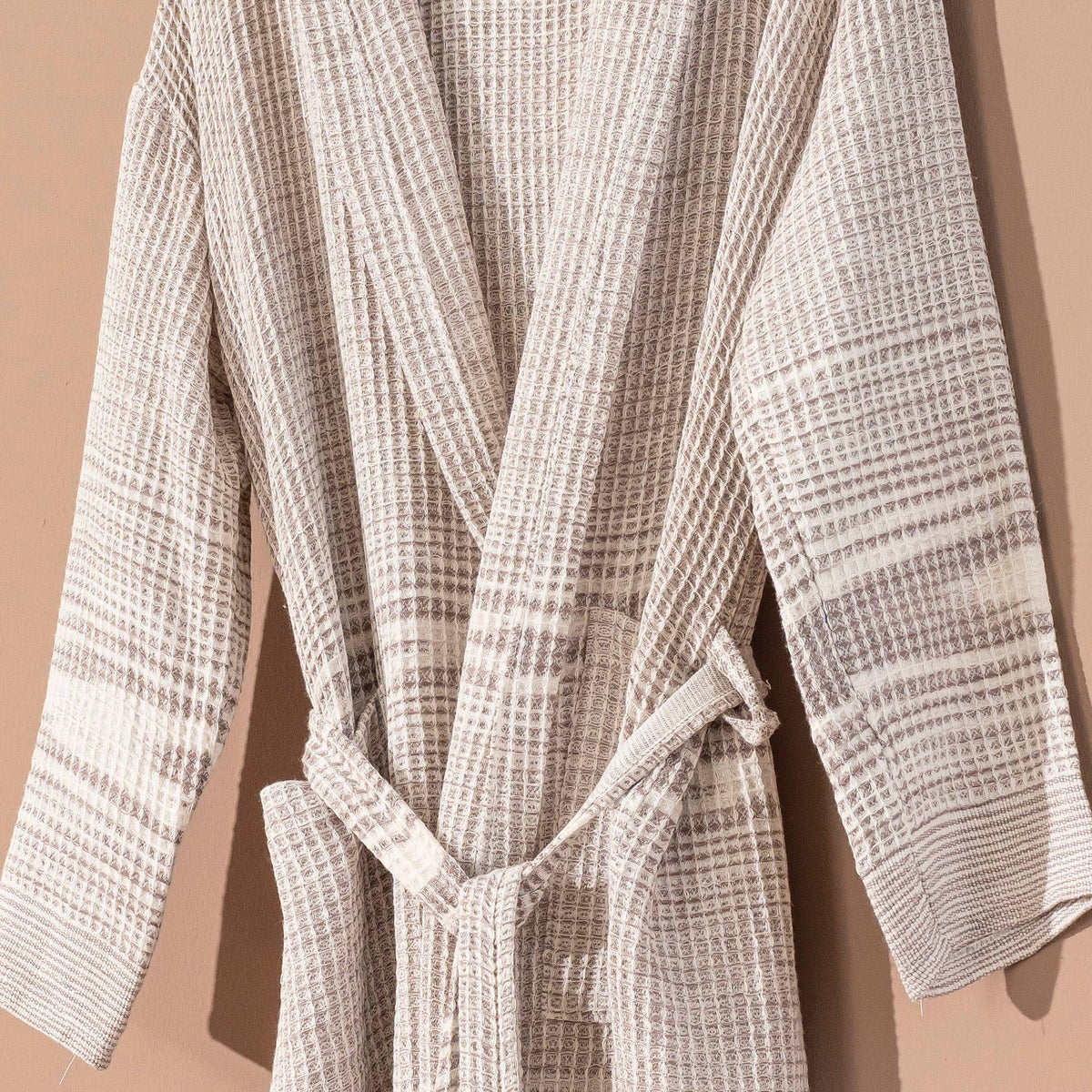 Waffle Turkish cotton bathrobe – Waffle Weave, fabric and texture detail | Kikoya