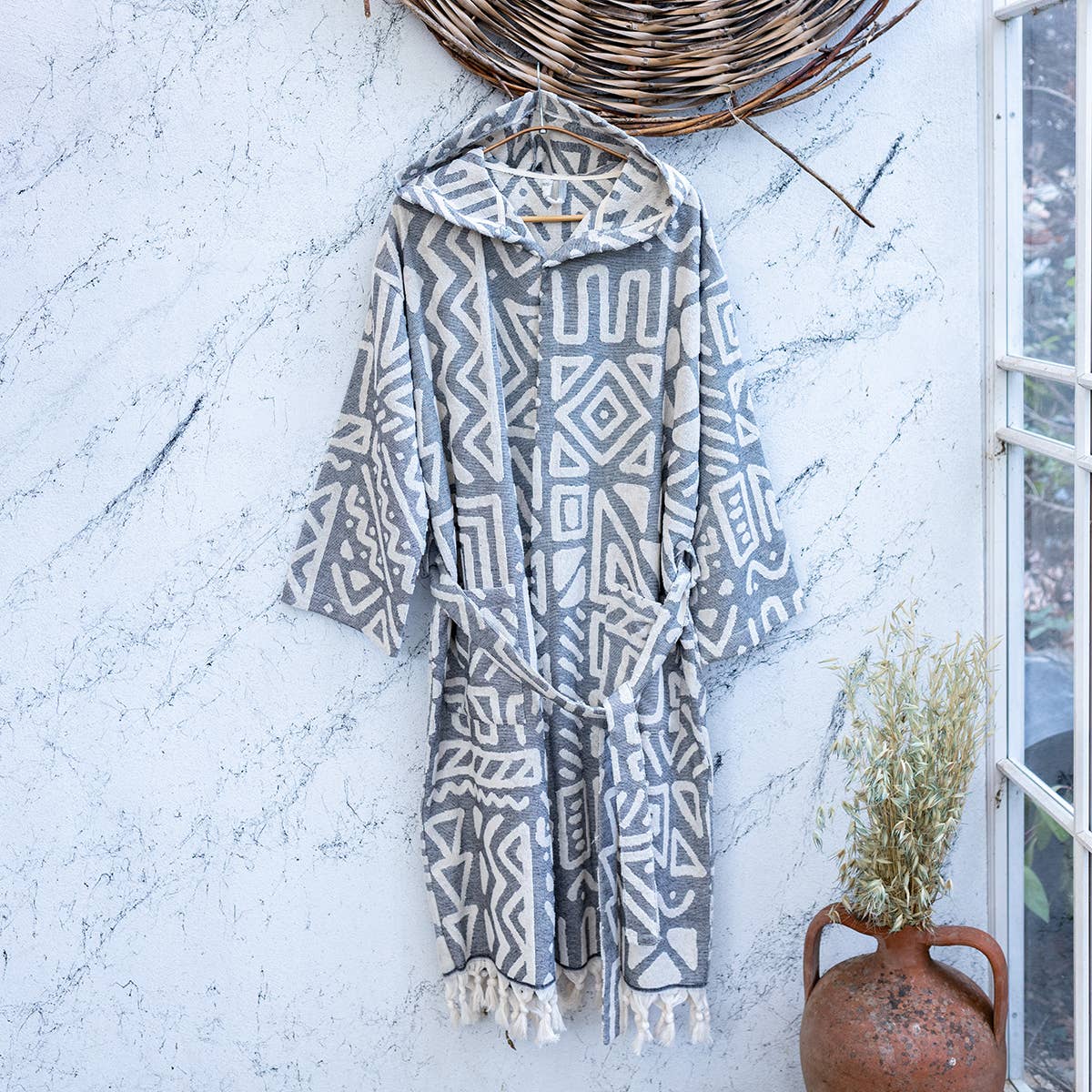 MixGeo raised terry Turkish bathrobe, hooded with a geometric jacquard | Kikoya