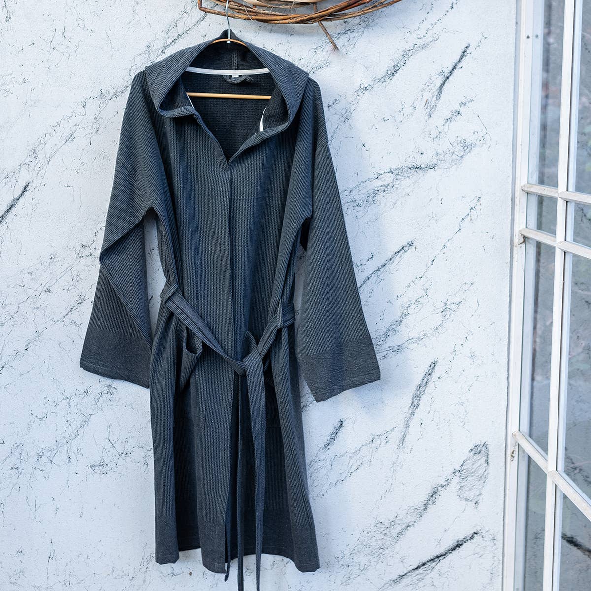 Stonewash waffle Turkish bathrobe, hooded and belted, in burgundy | Kikoya