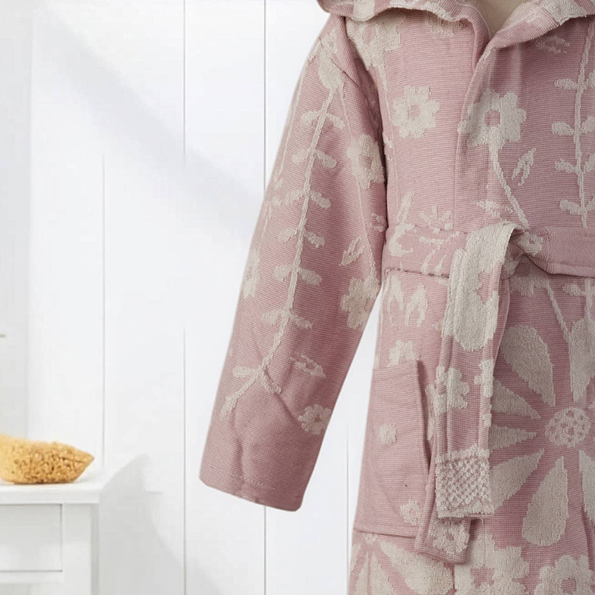 Daisy kids Turkish bathrobe – floral jacquard, hooded, ages 5-8 | Kikoya