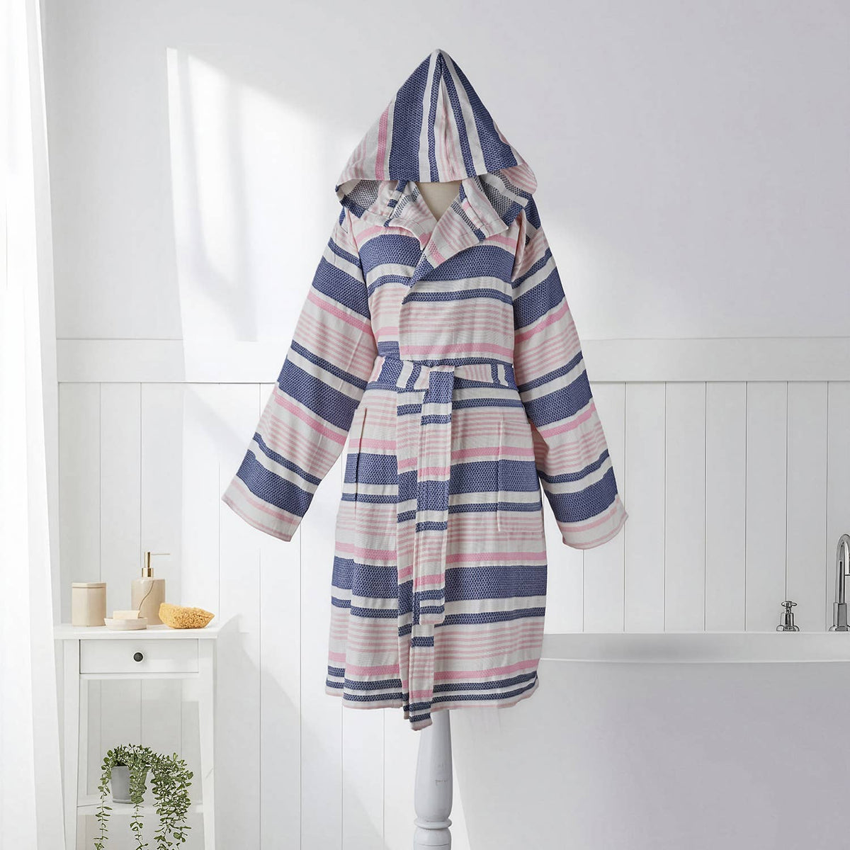Check Turkish cotton bathrobe – hooded, fringed hood edge | Kikoya