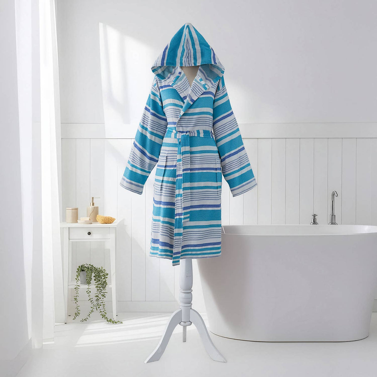 Check Turkish cotton bathrobe – hooded, fringed hood edge | Kikoya