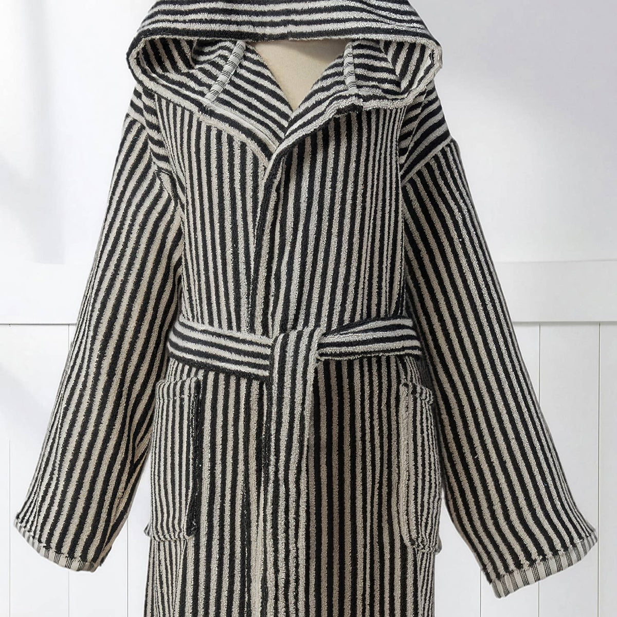 Pompom Turkish bathrobe – Black & White Stripe, Hooded, texture detail | Kikoya