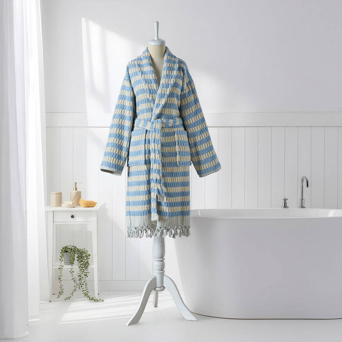 Pompom Turkish bathrobe – Lokum Baby Blue, Shawl Collar, texture detail | Kikoya