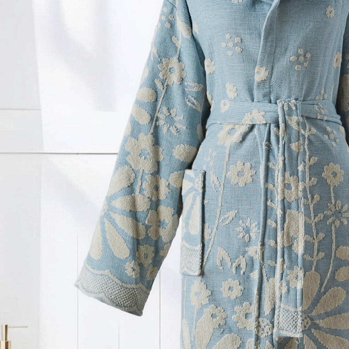 Daisy raised terry Turkish bathrobe – floral jacquard, hooded | Kikoya