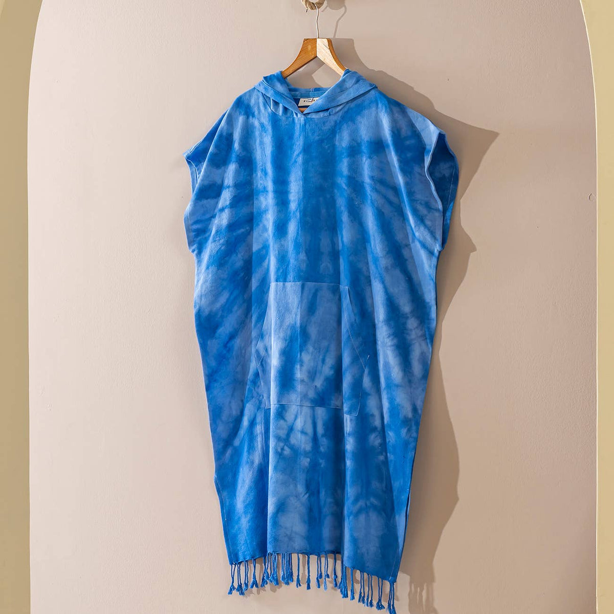 Cyber Adult Hooded Changing Poncho – Blue Tie-dye, L/XL | Kikoya