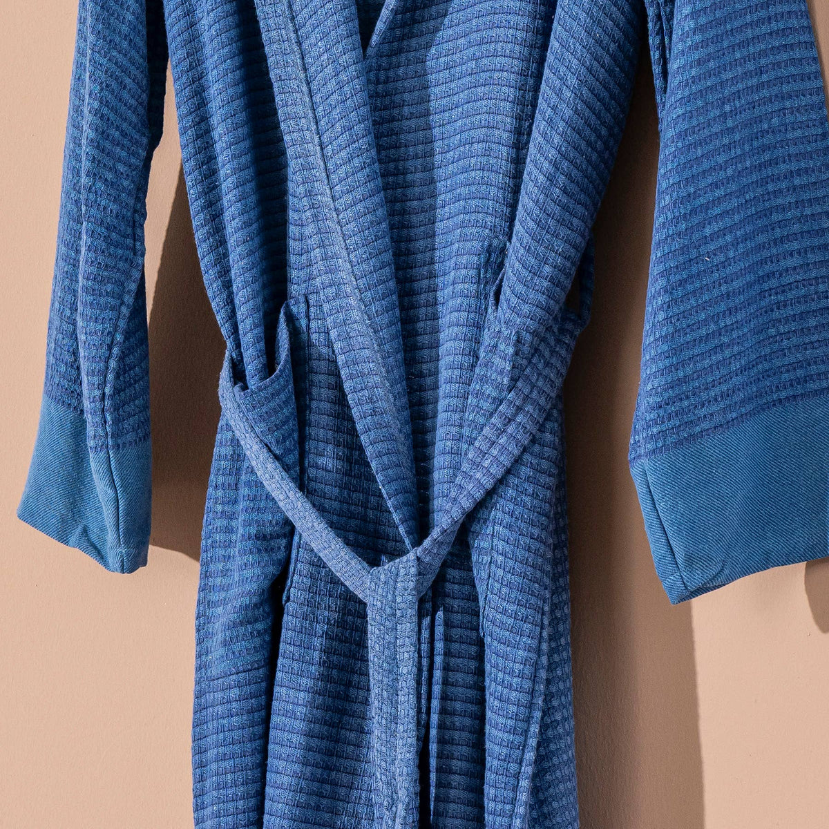 Stonewashed lightweight waffle Turkish bathrobe, hooded and belted | Kikoya