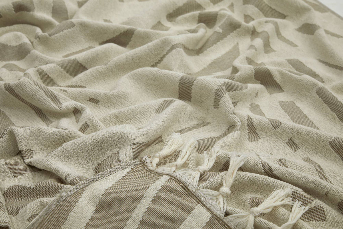 Palm leaf Turkish terry towel with woven jacquard, 36x66 in | Kikoya